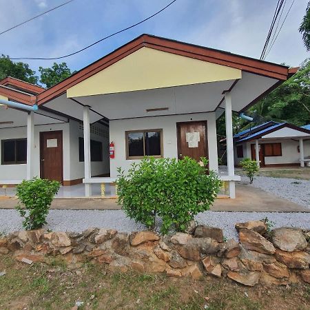 Pineapple Resort Ban Huai Thalaeng Phan Exterior photo