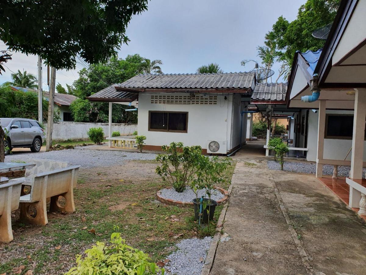 Pineapple Resort Ban Huai Thalaeng Phan Exterior photo